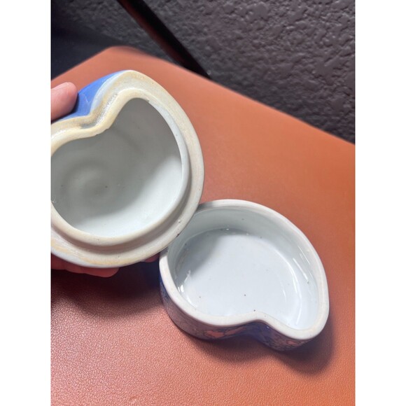 Vintage Ceramic Shell Trinket Box Blue Glazed with Floral Design Lid Coastal Dec - Picture 4 of 11